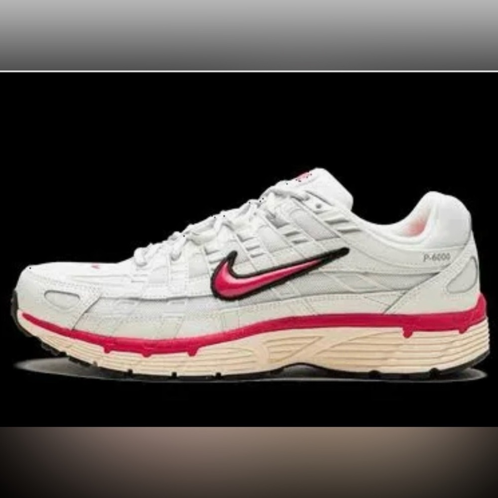 NIKE WOMENS P-6000 Shoes-GUC-size 9